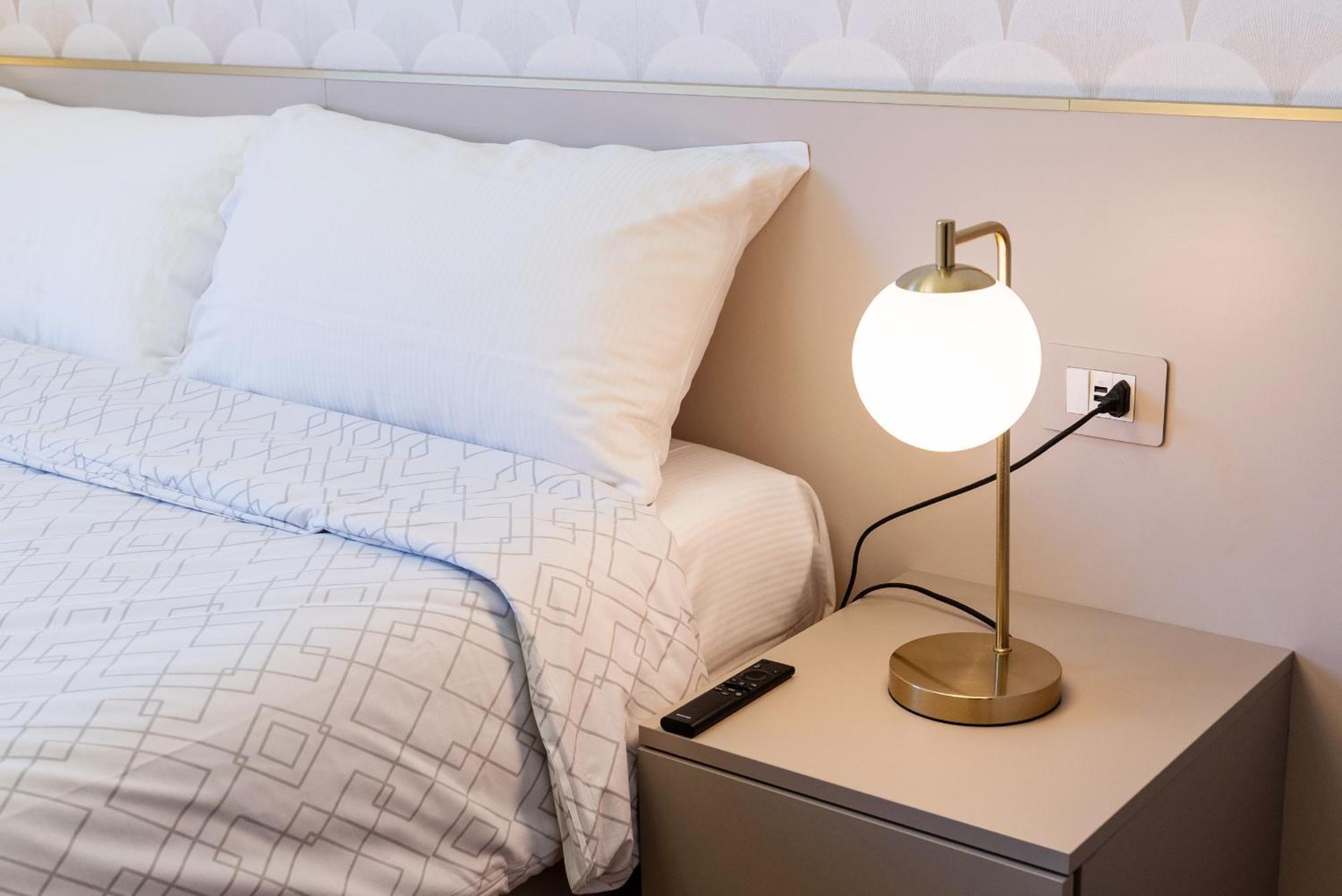 Casa Bella 16 - 8 Min To Metro, 15 Min To Lin Airport, University Area Милан Экстерьер фото